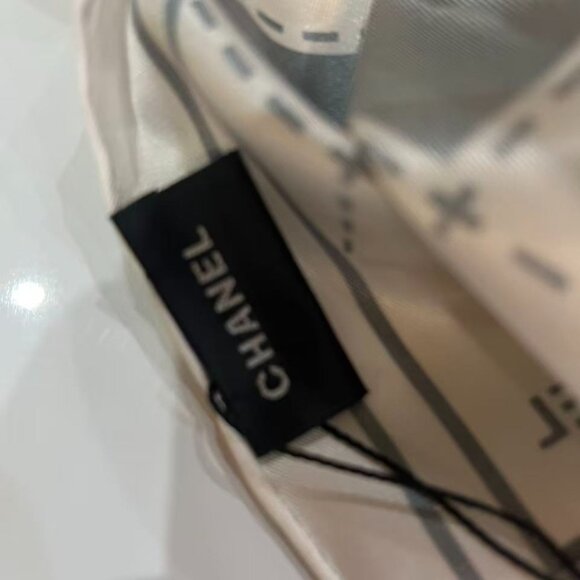 Chanel White CC Logo Silk Scarf 90cm - Picture 4 of 6